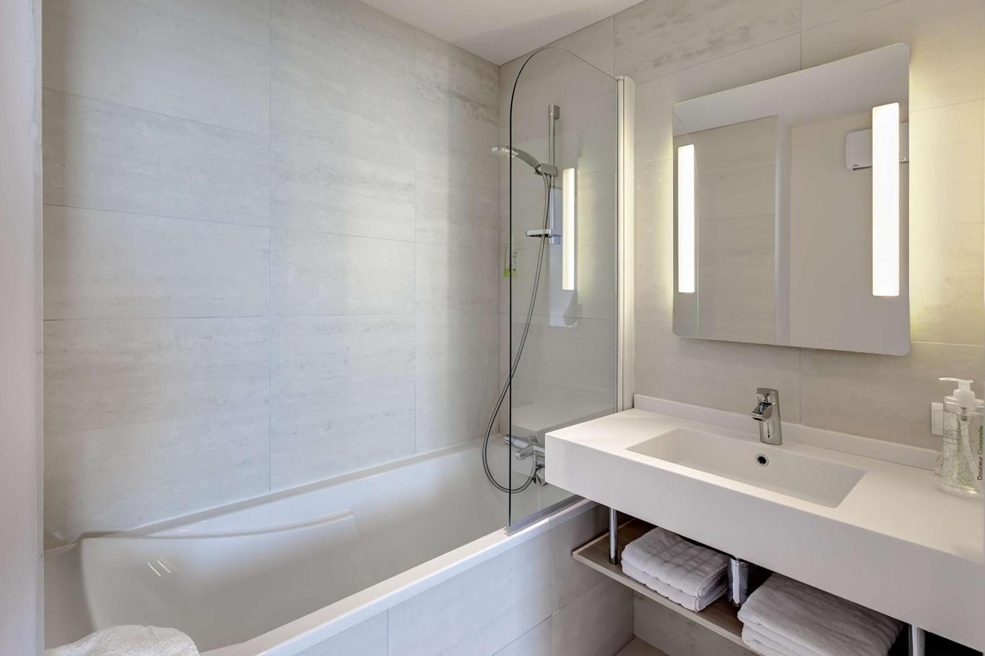 Brit Hotel Vendee Mer Les Achards  Zewnętrze zdjęcie