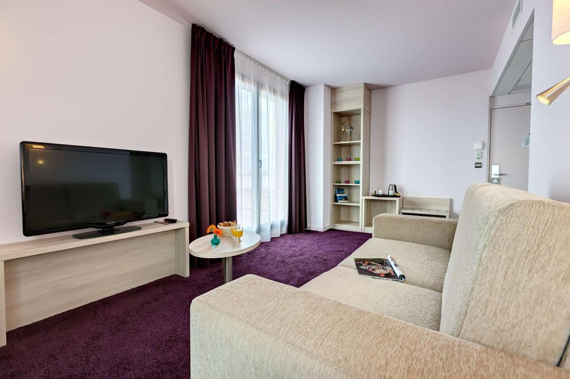Brit Hotel Vendee Mer Les Achards  Zewnętrze zdjęcie