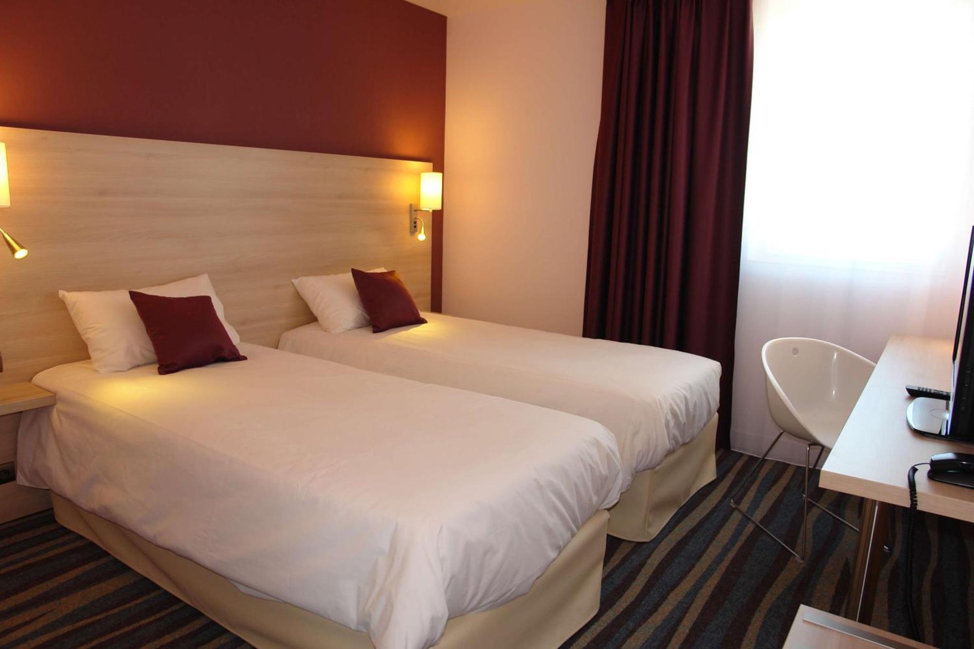 Brit Hotel Vendee Mer Les Achards  Zewnętrze zdjęcie