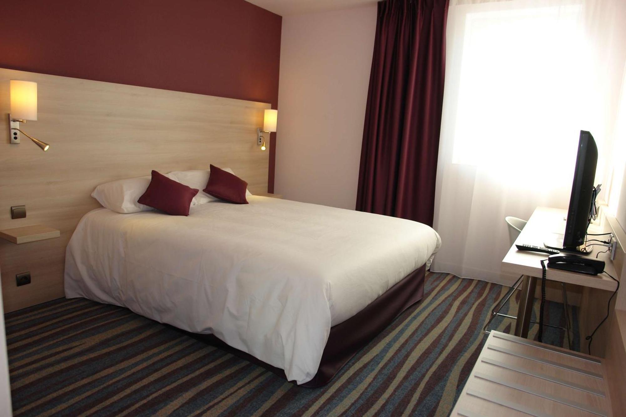Brit Hotel Vendee Mer Les Achards  Zewnętrze zdjęcie